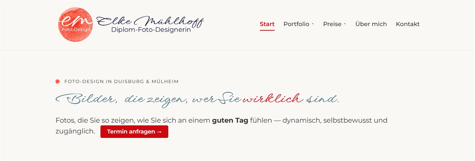 Startseite von em-foto-design.de: Aquarell-Logo, der Name „Elke Mühlhoff – Diplom-Foto-Designerin“ und der Claim „Bilder, die zeigen, wer Sie wirklich sind.“