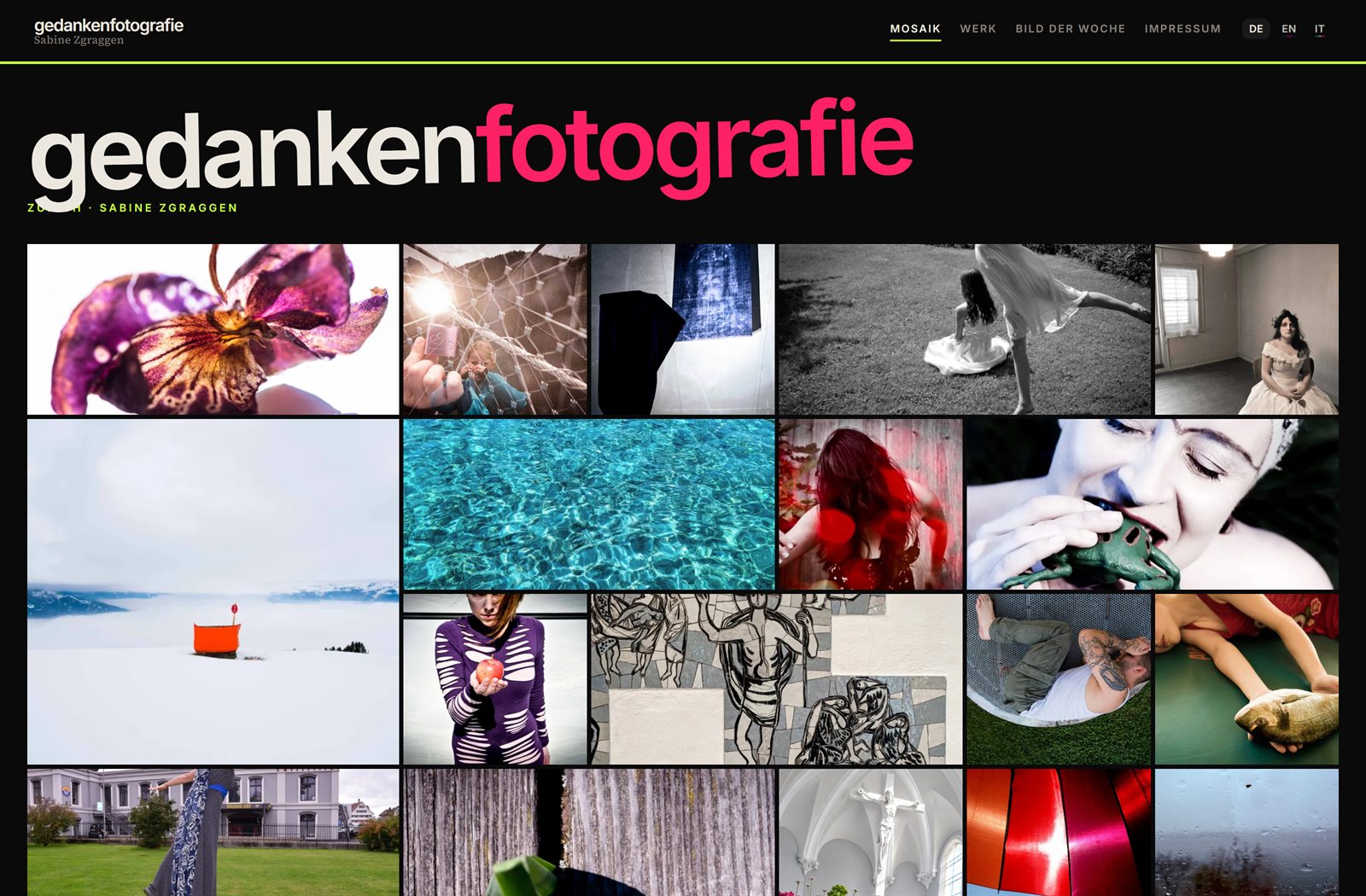 Home page of gedankenfotografie.ch: the wordmark in white and magenta on a black ground, below it “Zürich · Sabine Zgraggen” in green and a dense wall of photographs in tiles of varying size.